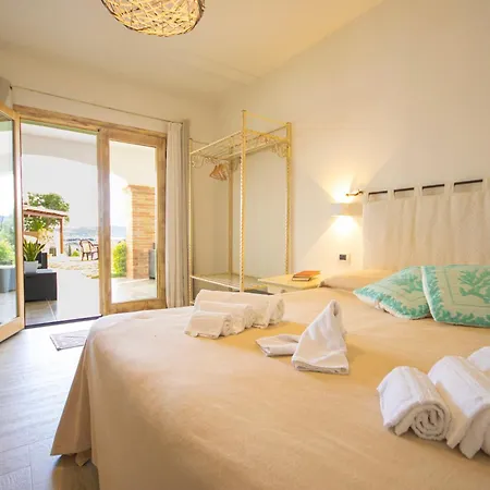 Rurale Essenza Di Mirto Hotel La Caletta