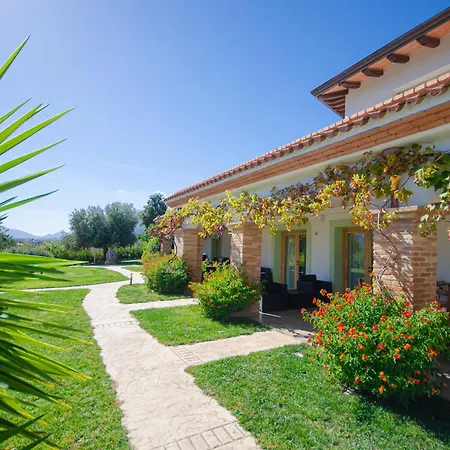 Essenza Di Mirto Hotell 3*