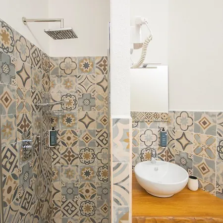 Hotel Essenza Di Mirto 3*