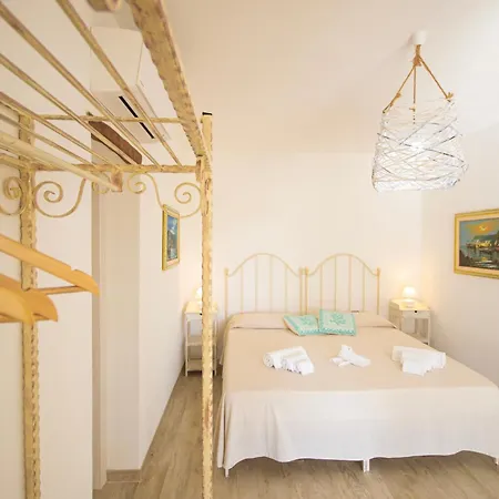 Essenza Di Mirto Hotel
