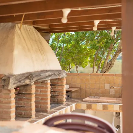 Hotel Essenza Di Mirto 3*