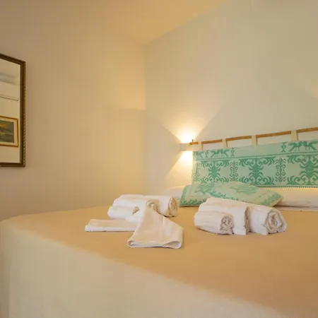 Essenza Di Mirto Hotel La Caletta