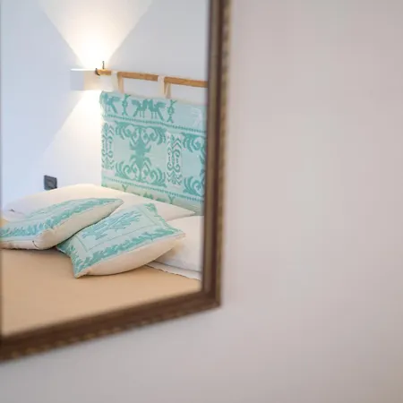 Essenza Di Mirto Hotel