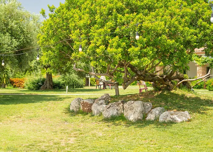 Отель Essenza Di Mirto